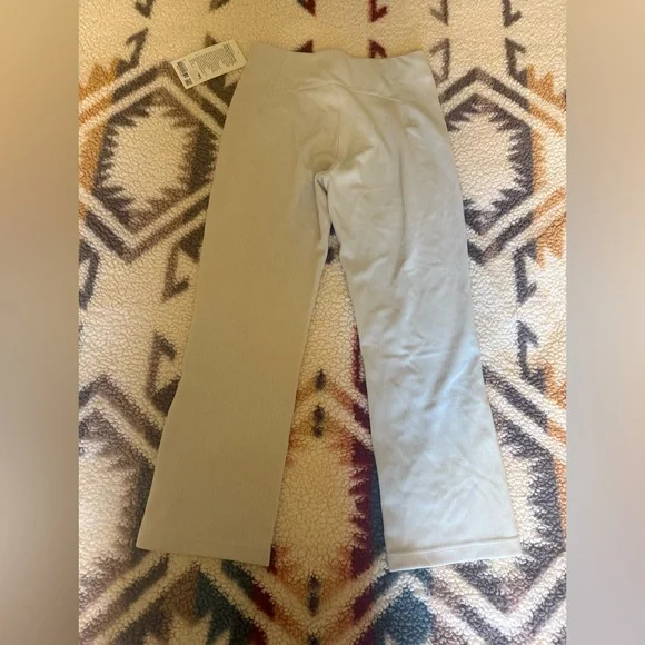 NWT Lululemon Ribbed Softstreme Zip-Leg High-Rise Cropped Pants 25" Bone Size 8 - Picture 7 of 14